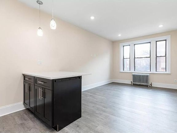 4th image of 106 Glenwood Ave #201