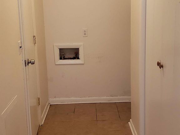 3rd image of 1011 Sloan St