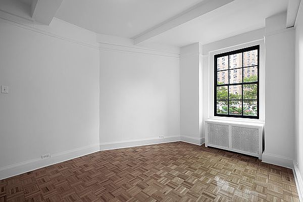 1st image of 160 W 71st St APT 3U