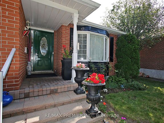 3rd image of 72 Homefield Sq