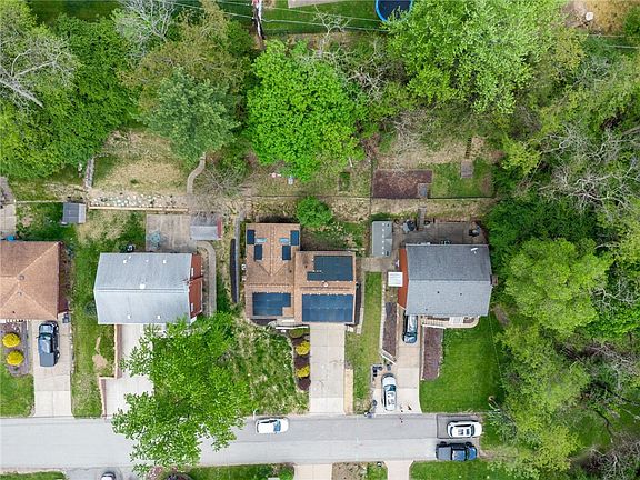3rd image of 447 Saratoga Dr