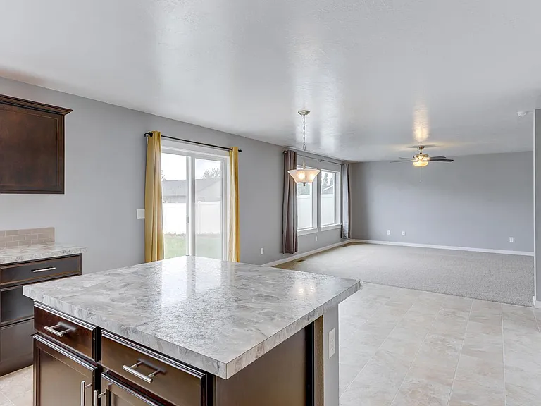 1924 W Deserthawk Dr — Photo 4