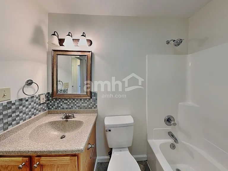 559 Prince Dr — Photo 15