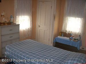 4th image of 818 Kirst Ct