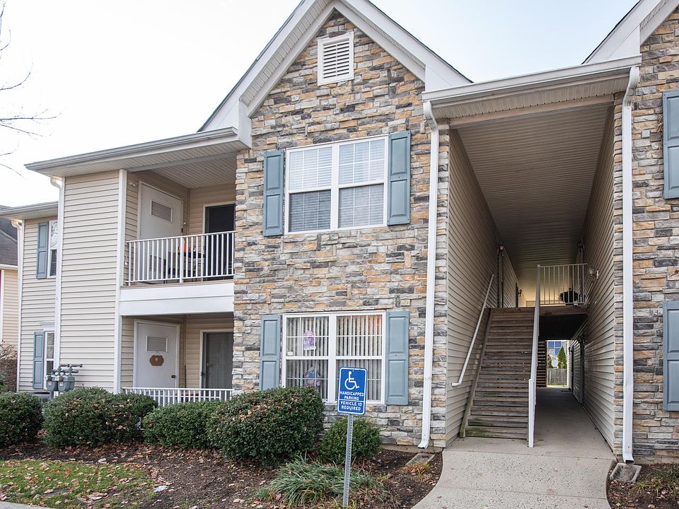 1st image of 232 Wedgewood Cir