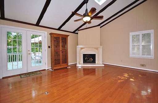 3rd image of 3791 Cline Dr SE