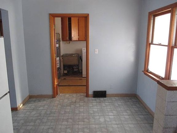 5th image of 542 N Westlawn Ave