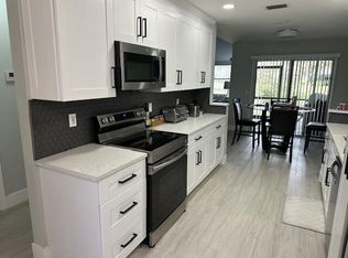 1527 Woodbridge Lakes Cir, West Palm Beach, FL 33406