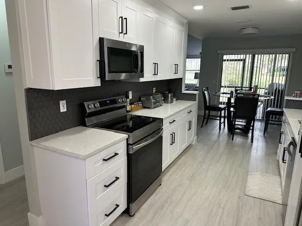 1527 Woodbridge Lakes Circle, West Palm Beach, FL 33406