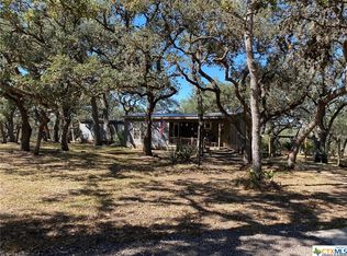 56 Scenic Loop Dr, Goliad, TX 77963