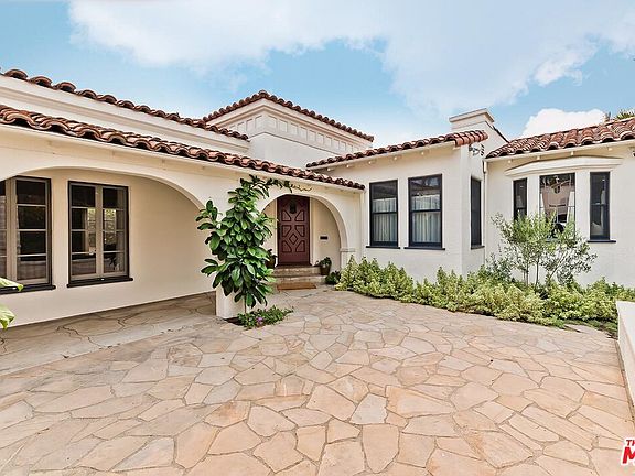3rd image of 1117 S La Jolla Ave