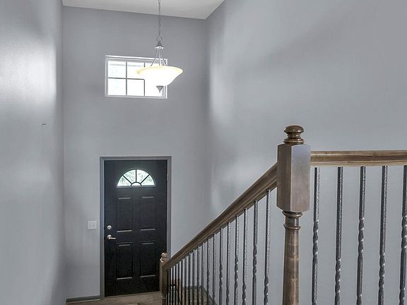 4th image of 16208 Camden Ave
