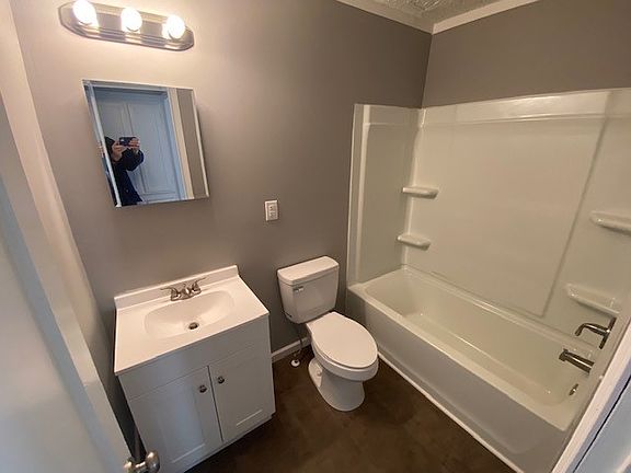 5th image of 924 S Hiram Ave #2