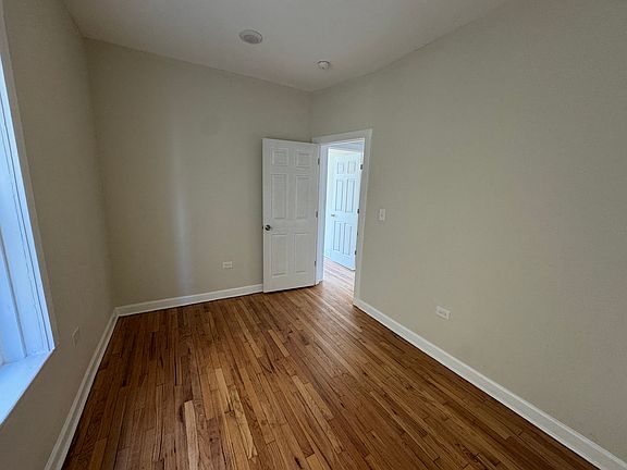 5th image of 4844 N Sawyer Ave #1