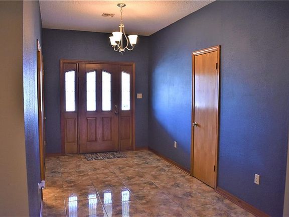 4th image of 2228 Cypress Point Dr