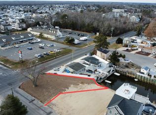 4 Betty Dr, Manahawkin, NJ 08050