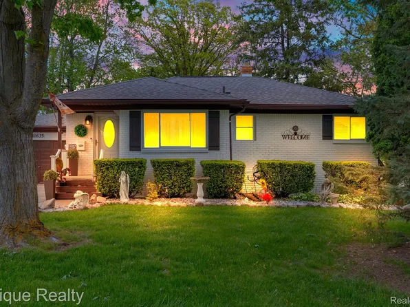 11635 Schram St, Grand Blanc, MI 48439