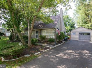 555 W Richardson Ave, Langhorne, PA 19047