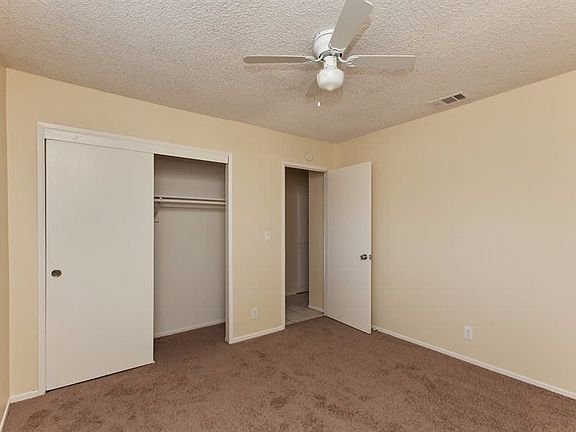 4th image of 267 Acacia St