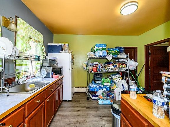 5th image of 63 Mountain Ave