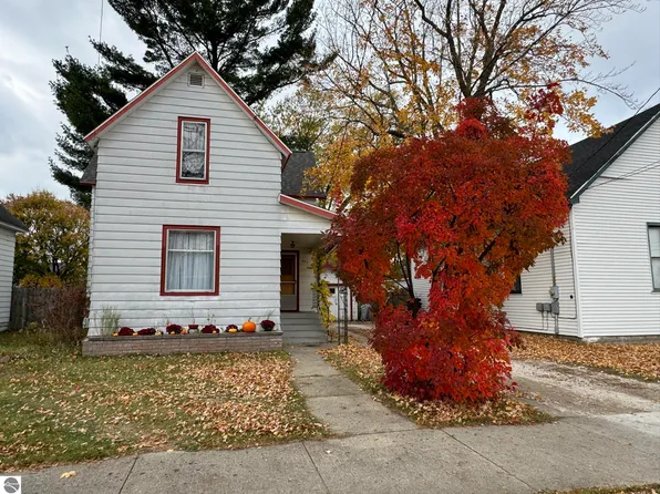891 Farrar St, Cadillac, MI 49601