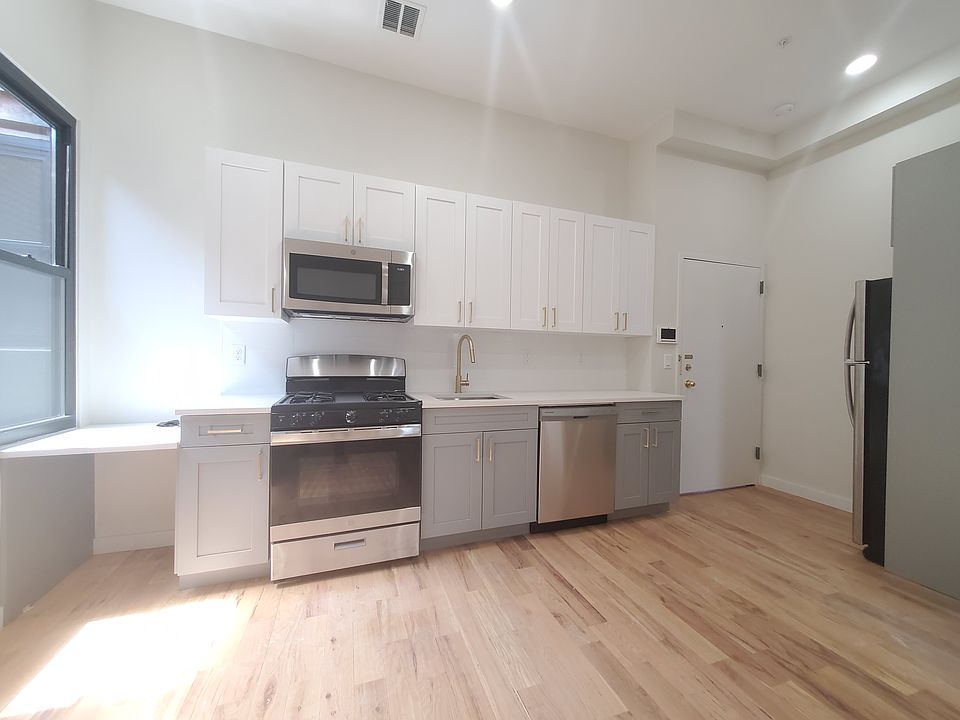 1st image of 141 Monticello Ave #1