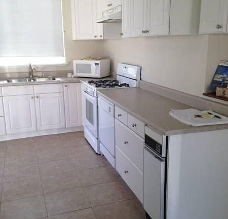 5th image of 732 N Greenwich Dr