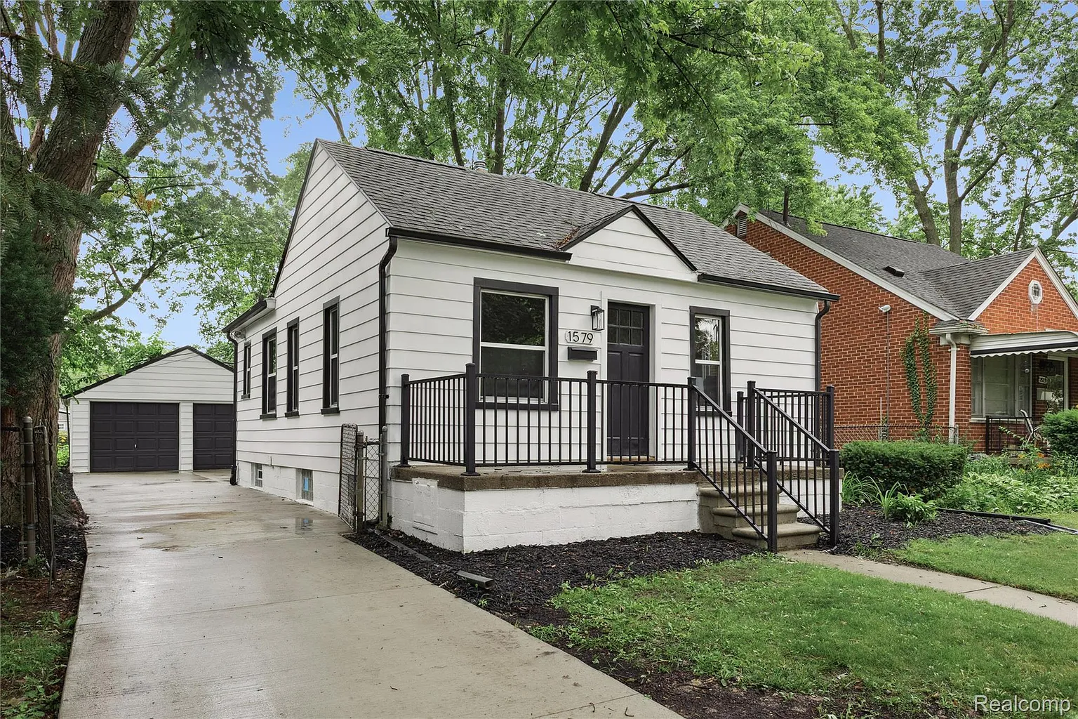 1579 Jewell St photo 1