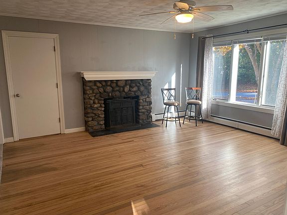 2nd image of 82 Quagnut Dr