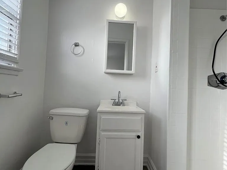 Blake Manor — Photo 10