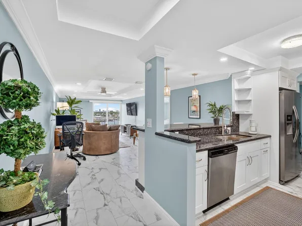 95 N Birch Road #702, Fort Lauderdale, FL 33304