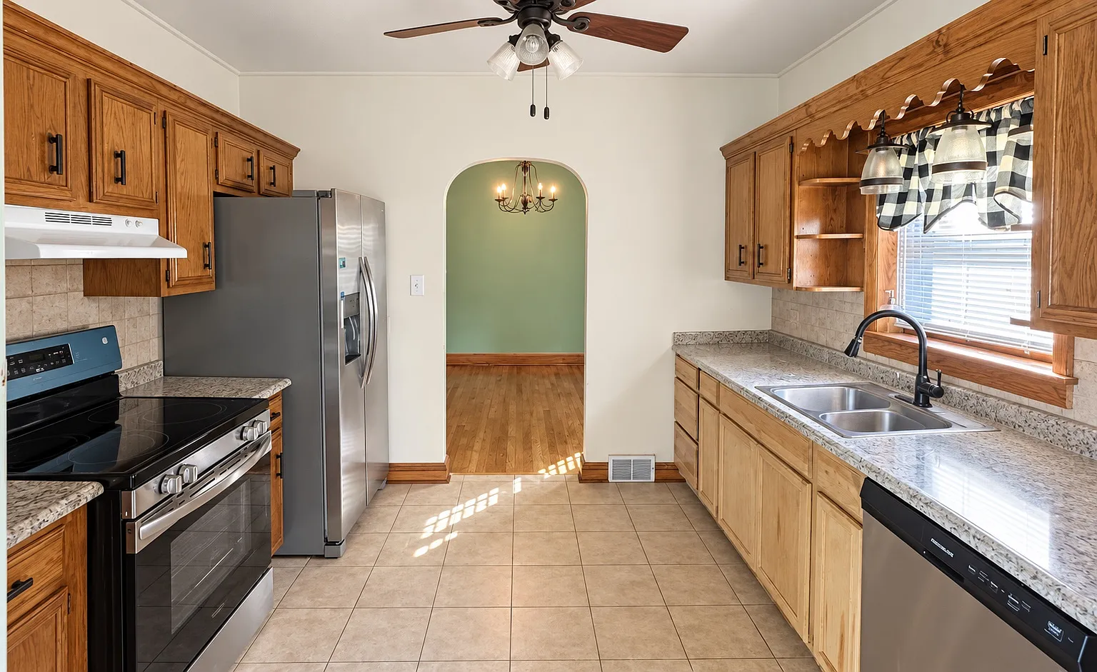 2 bed, 1000 sqft, $1,200 — Photo 4