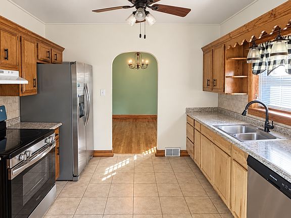 4th image of 409 48th St SE #B