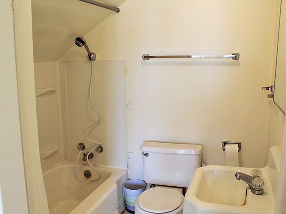 3rd image of 401 Maiden St APT 2