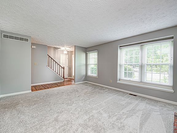 3rd image of 3614 Crickwood Cir