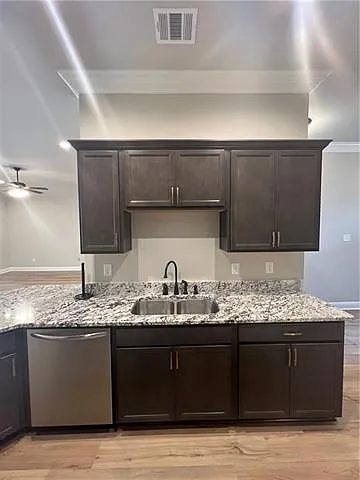 557 Claiborne Trails Dr — Photo 15