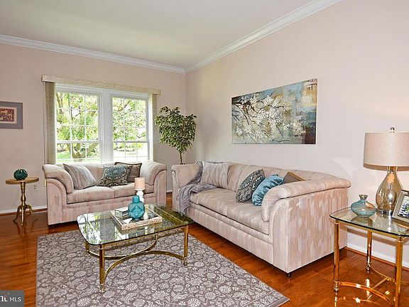 4th image of 13512 Heathrow Ln