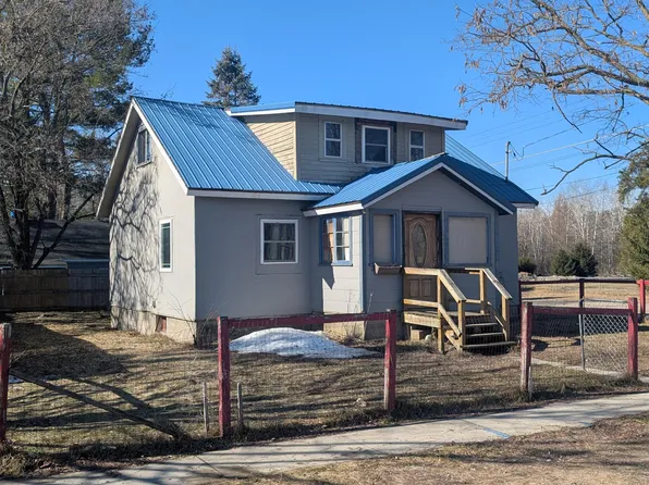 211 N 4th St, Roscommon, MI 48653