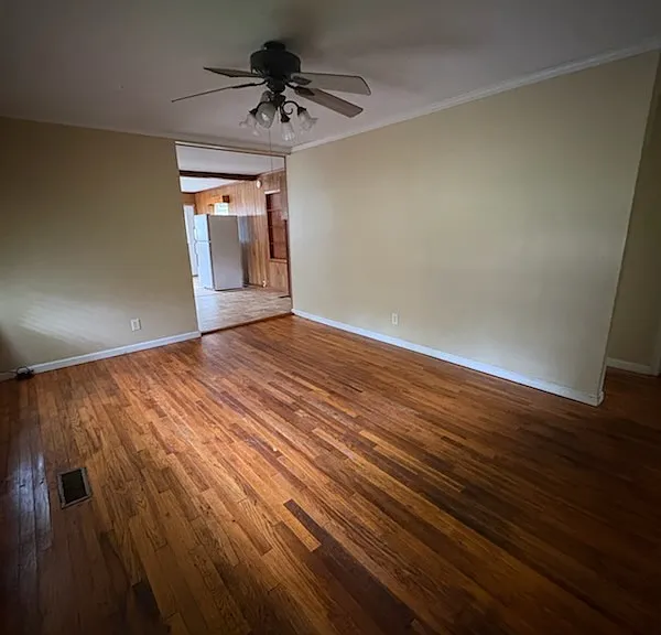 801 Douglas Dr — Photo 2