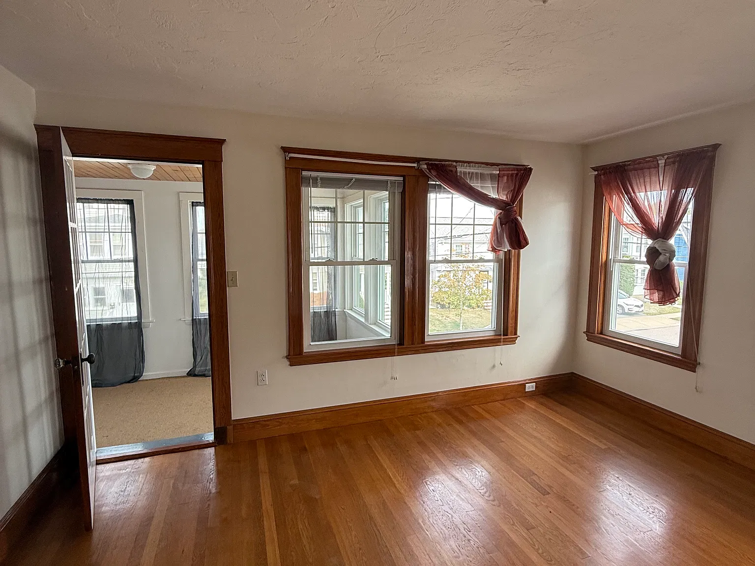 2 bed, 1200 sqft, $2,800 — Photo 3