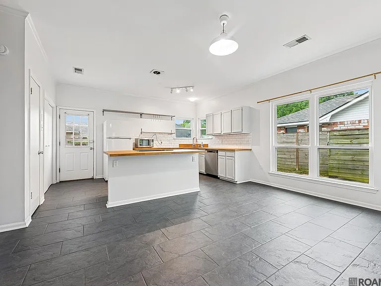 777 Hadley Dr — Photo 4