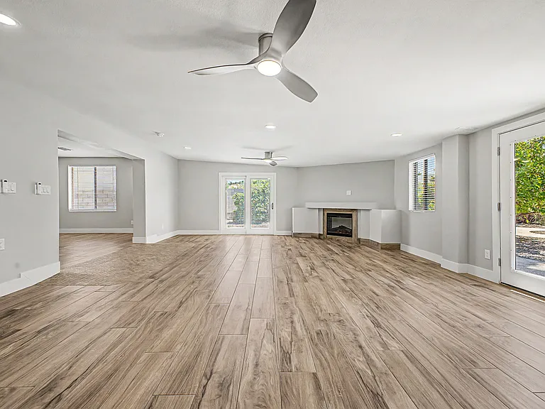 3027 W Tierra Buena Ln — Photo 15