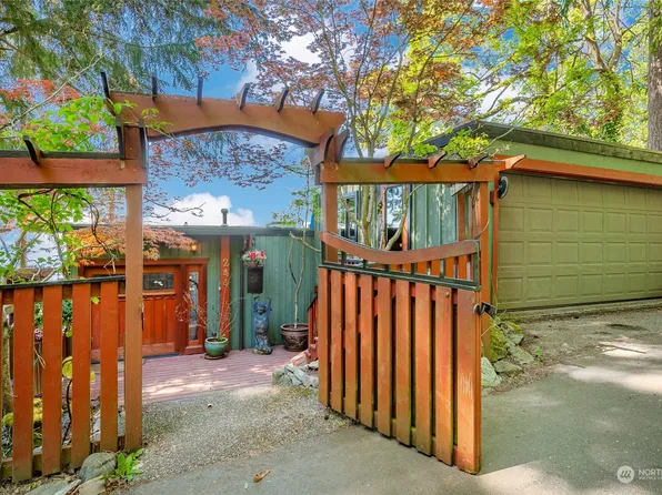 244 N Garden Terrace, Bellingham, WA 98225