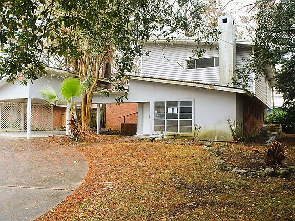 2nd image of 1404 Lakewood Dr