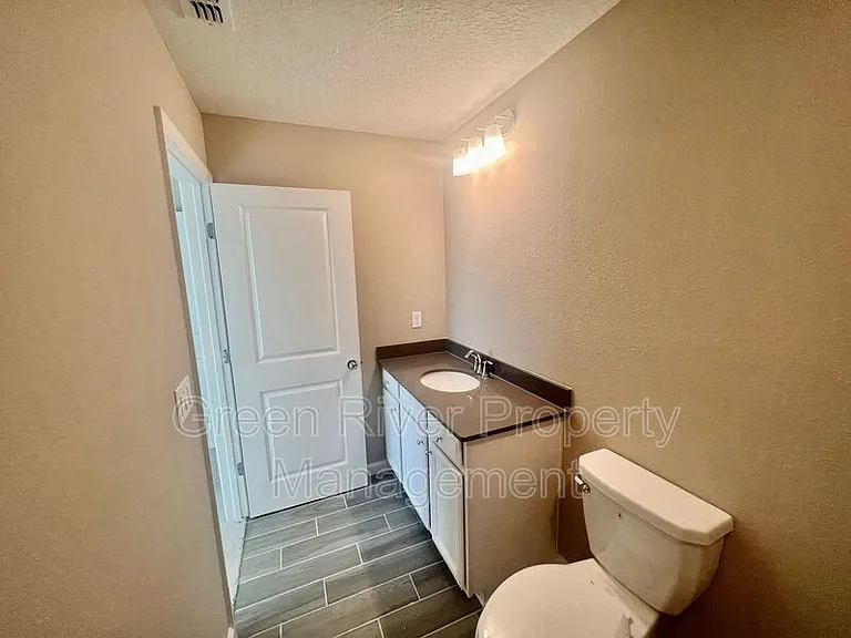 375 Boracay Cir — Photo 32