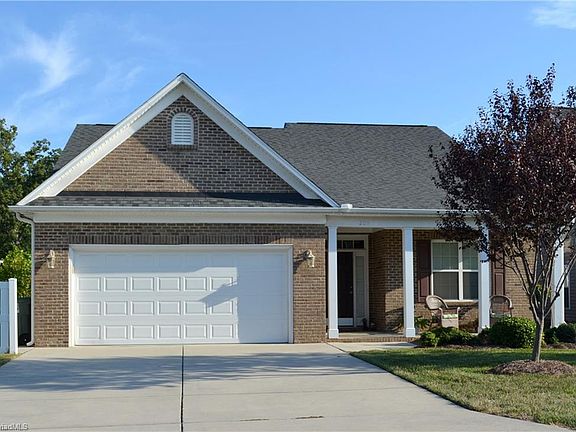 2nd image of 209 Heritage Hill Dr