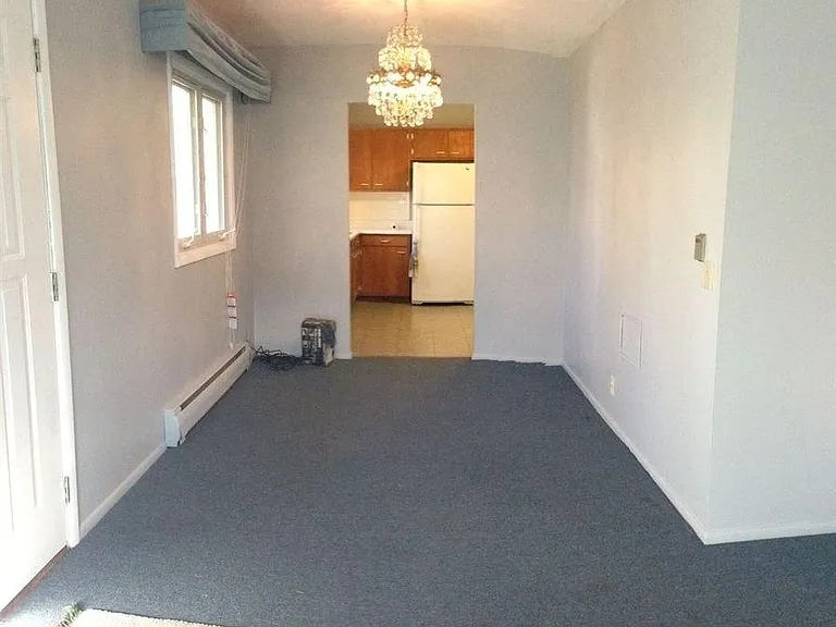 415 College St — Photo 5