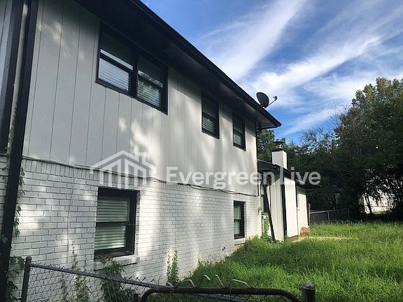 3rd image of 4860 W Lake Way