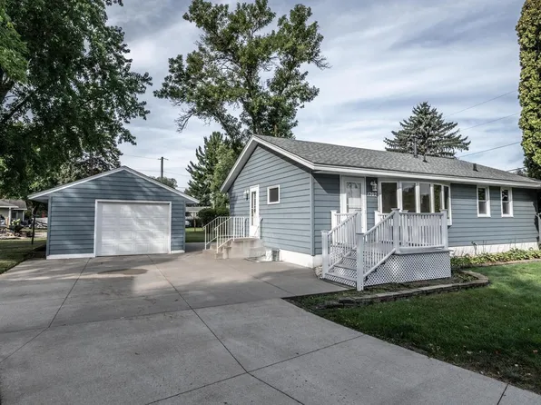 1202 Sunnyside Dr, Farmington, MN 55024