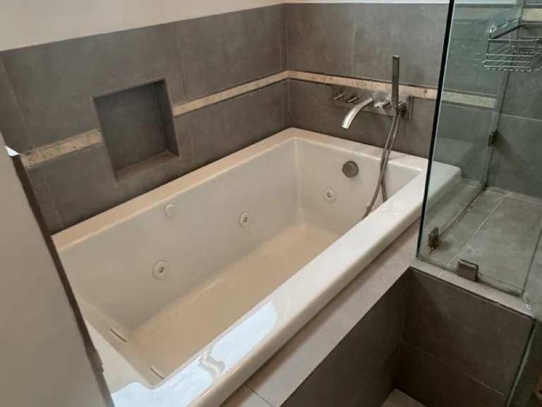 Master Bath Upstairs